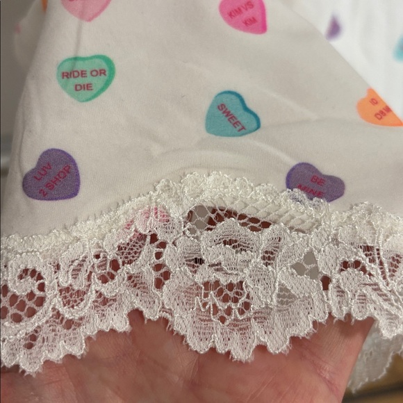 Ships today!! NWT Skims Fits Everybody Lace Triangle Romper Marble Candy Heart P - Picture 9 of 14
